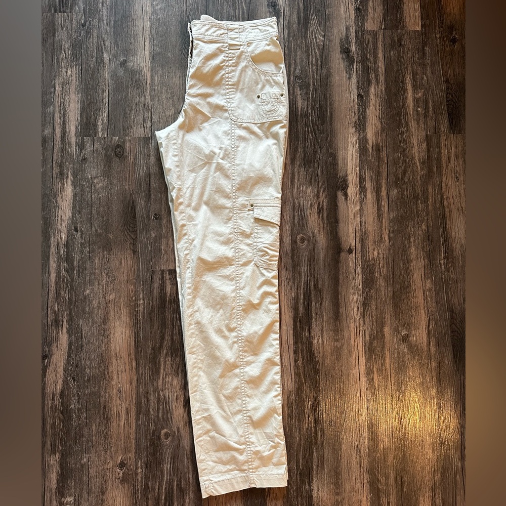 Chicos Women’s Tan Cargo Pants